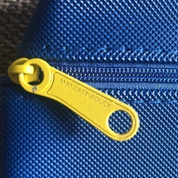 Mandarina Duck Faux Leather Small Makeup Travel Pouch Zippier Royal Blue - Picture 6 of 10